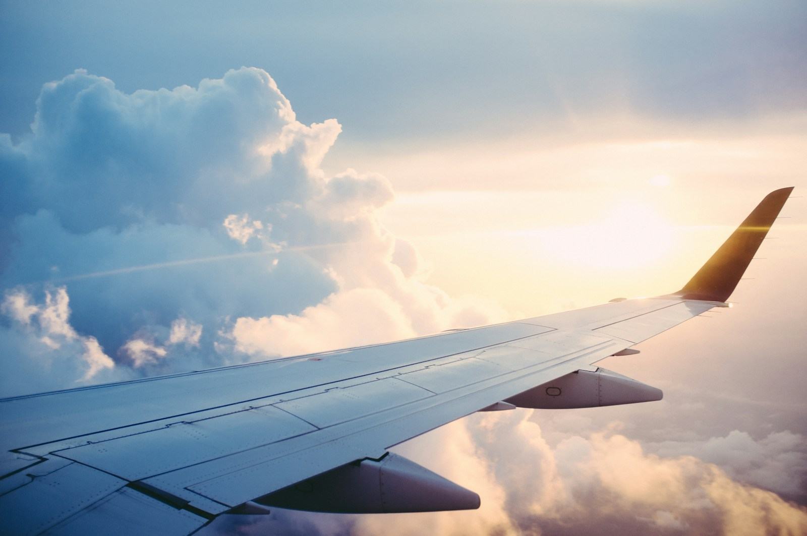 空へ向かう旅の風景